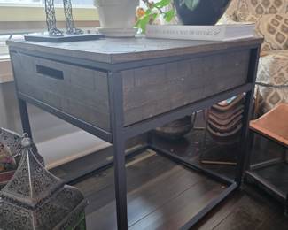 Accent Table