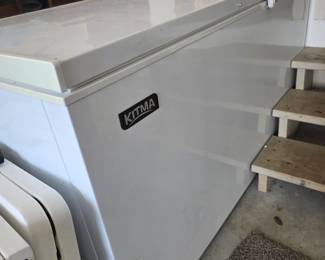 Kitma Chest Freezer