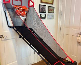 indoor basketball game/hoop