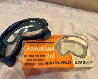 vintage Panorama 218 goggles in original box
