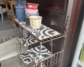 Old wire rack