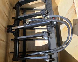 2025 CFG M-HGB Skid Steer Grapple Bucket