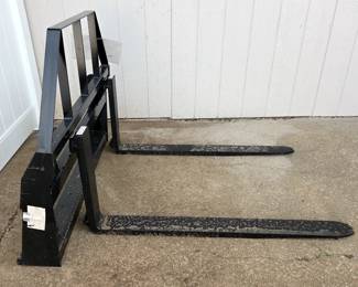 Skid Steer Adjustable Pallet Fork, Model SA11100