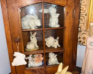 Curio shelf