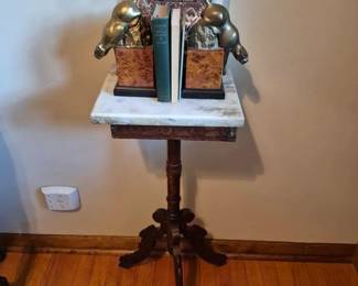 Those are some awesome bookends.