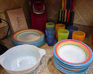 Keurig, Pyrex, Gibson