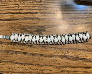 Vintage milk glass bracelet 
