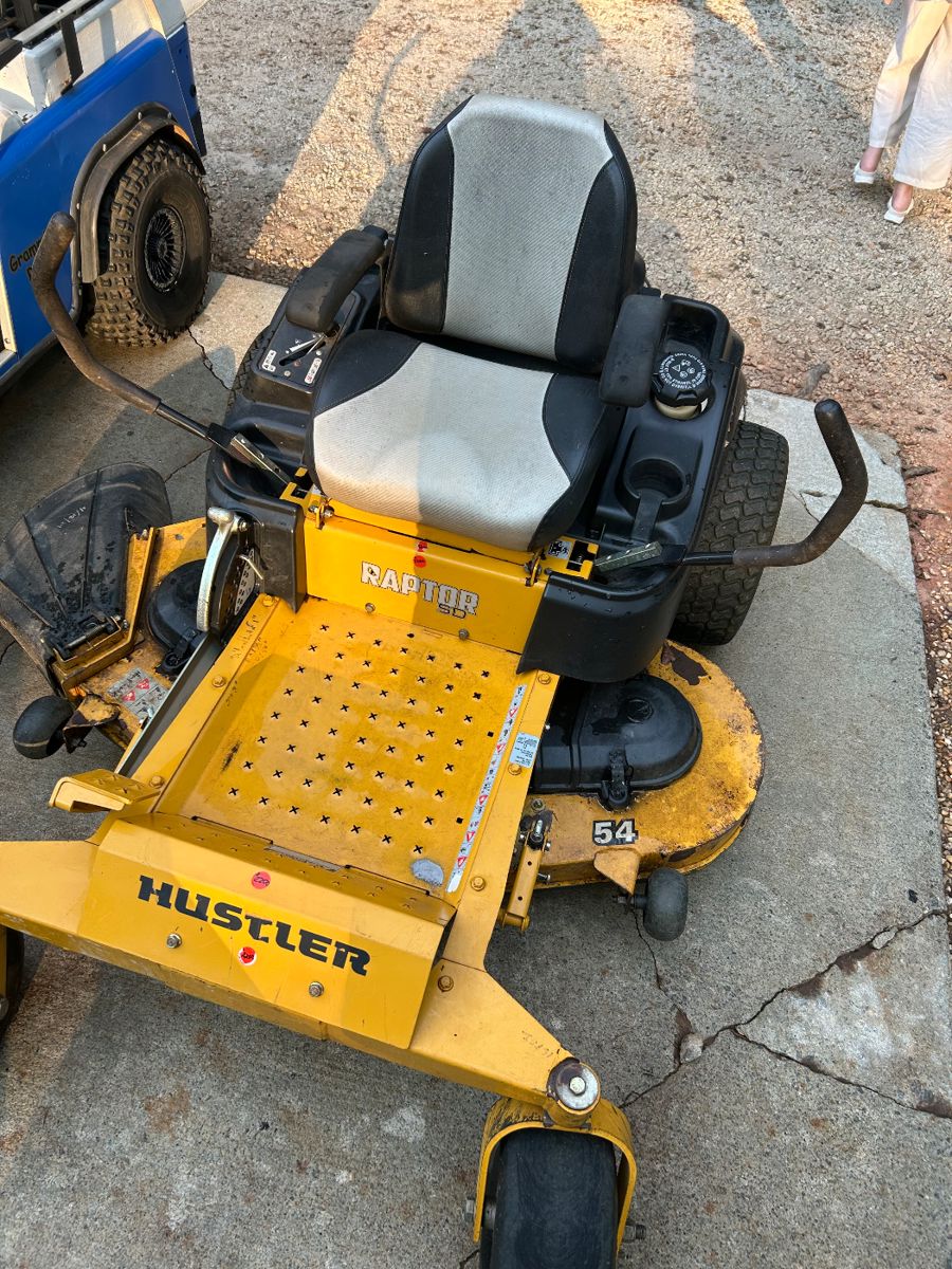 Hustler Raptor 54” Zero Turn with low hours, only 335 hours