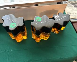 . . . Oscar de la Renta pefume