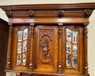 Detail of Upper Cabinet