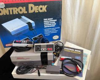 1985 Like New Nintendo Control Deck NES001  Ms Packman Game 