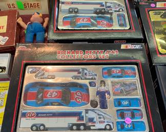 Richard Petty Diecast Sets
