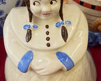 Shawnee Dutch Girl Cookie Jar