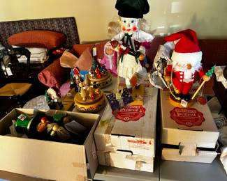 #593	Steinbach German nutcracker, Santa Claus	 $35.00 			
#594	Steinbach German nutcracker "Clara" 17" tall	 $50.00 			
