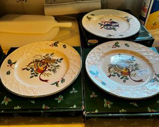 #550	Mikasa Christmas China with Christmas balls, set of 12	 $30.00 			
