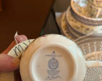 #309	Minton Haddon Hall blue China 33 pcs 	 $.00 			
37.50