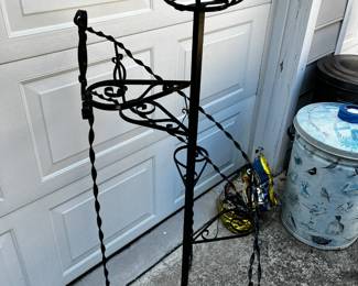 #622 outside metal stairs for pots 5 pots $30.00