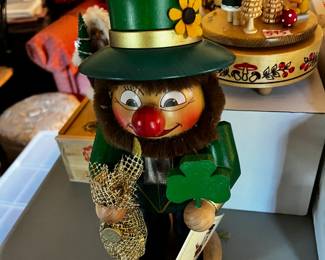 #603	Holz kunst Christian Ulbricht St. Patrick nutcracker	 $50.00 			
