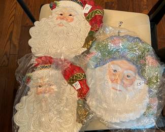 #569	3 Fitz and Floyd Santa dishes in box	 $45.00 			

