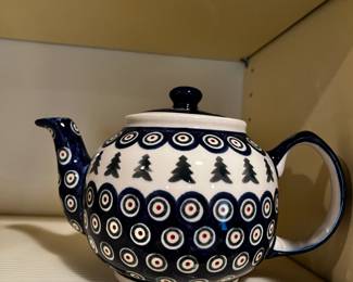 #553	Polish pottery tea pot	 $20.00 			
