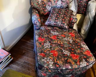 #608	Chaise Lounge gray, navy blue and red with loose pillow	 $30.00 			
