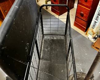 #435	Sport flip top storage bench black 36x16x20	 $30.00 			
