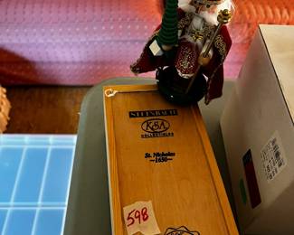 #598	Steinbach German  in wood box St. Nicholas 1650	 $30.00 			
