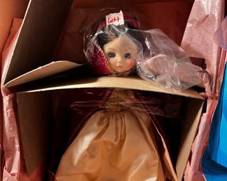 #604	Madame Alexander Snow White with cape doll, 13" tall in box	 $20.00 			
