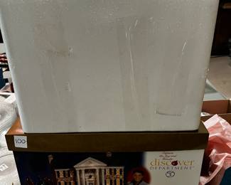 #621 Department 56 Elvis Presley's Graceland village $100.00