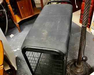 #435	Sport flip top storage bench black 36x16x20	 $30.00 			
