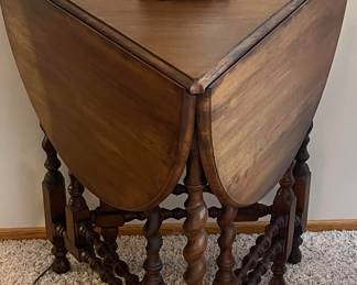 Gateleg Tri-Fold Table