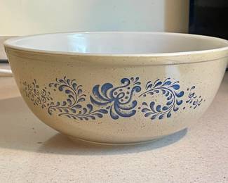 Pyrex Homestead Bowl