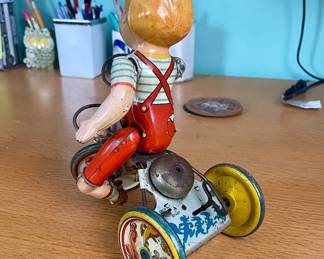 "Kiddy Cyclist" Tin Wind-Up Toy / Unique Art Manufacturing Company / Circa 1935