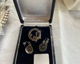 Women's jewelry