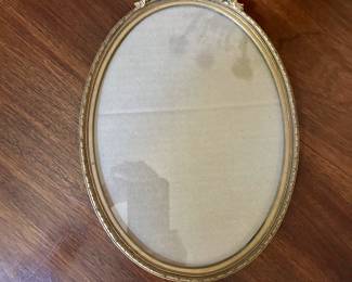 Vintage Oval Frame