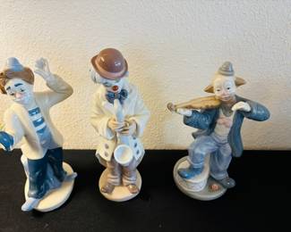 New band at the Square tonight.