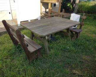 Picnic table seats 4