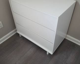 3-drawer dresser