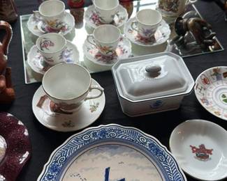 Assorted Decorative Collectibles 