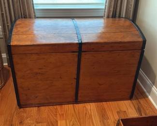 Antique Steamer Trunk 