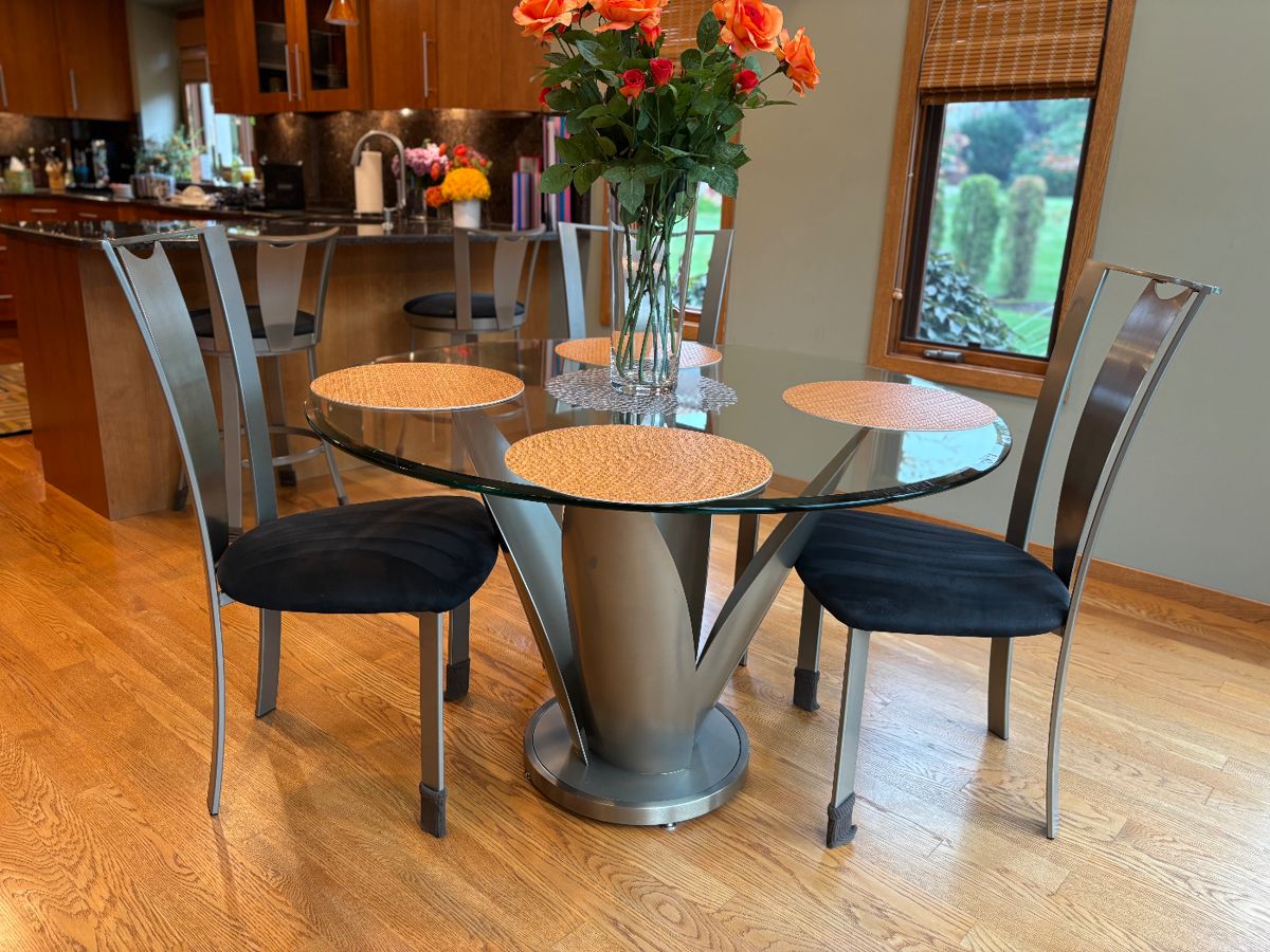 Beautiful modern dining table with 4 chairs