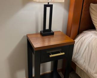Matching night stands and lamps