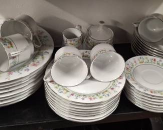 Crown Ming Fine China set for eight, like new. Other dining sets available. A very fine quality set and others in the fine-China business have made favorable comments about this manufacturer..
