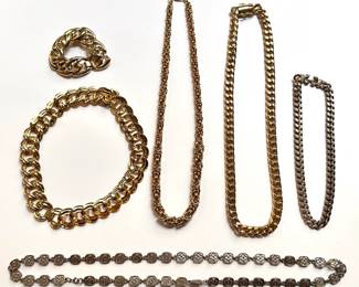 5 Vintage Gold Tone Chain Necklaces & 1 Matching Bracelet
Lot #: 37