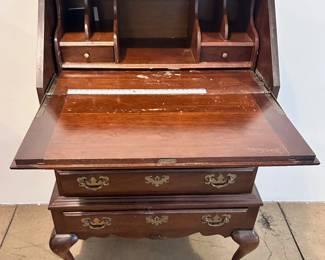 Queen Anne Style Secretary Desk With Drawers
Lot #: 88