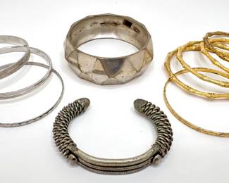 10 Vintage Gold & Silver Tone Bangle Bracelets
Lot #: 130