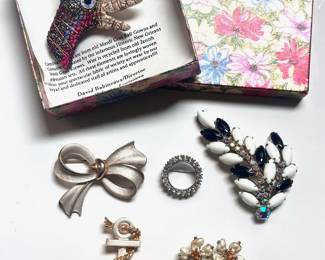 5 Vintage Pins Brooches & New In Box Artisan Pin Made From New Orleans Costumes
Lot #: 149