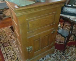 Oak ice box