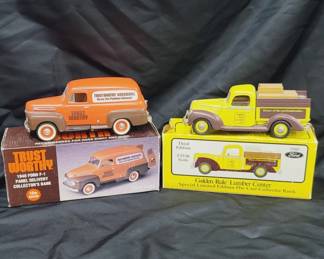 Die Cast 1:25 Scale Delivery Truck Bank Lot 0f 2
