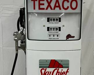 Restored Gilbarco Model 1006c18 Texaco Gas Pump with Globe